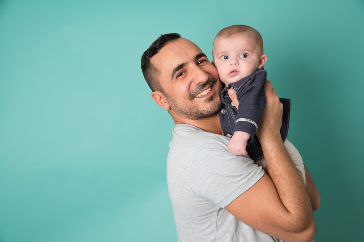 bébé avec papa