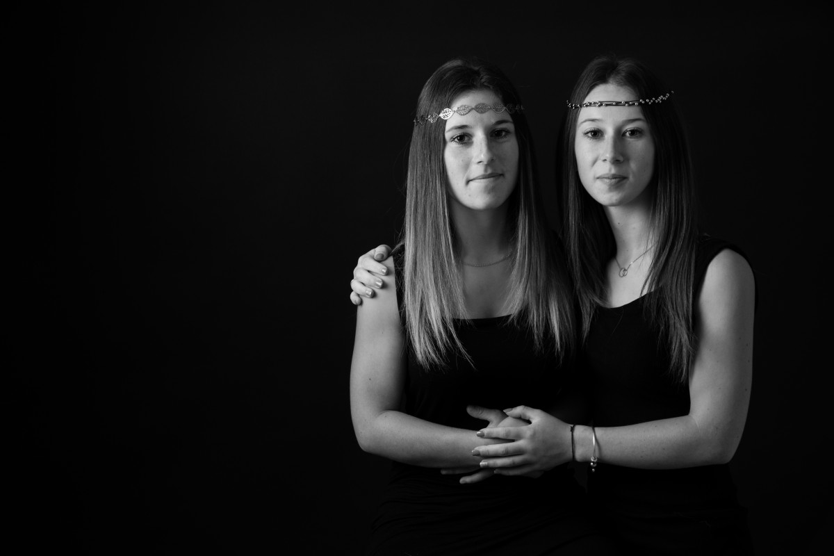seance photo en studio 2 soeurs